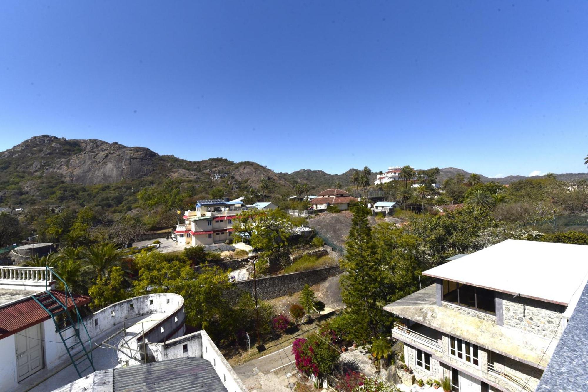 Bunglow 14, Rooms With Balcony Mount Abu Exterior foto