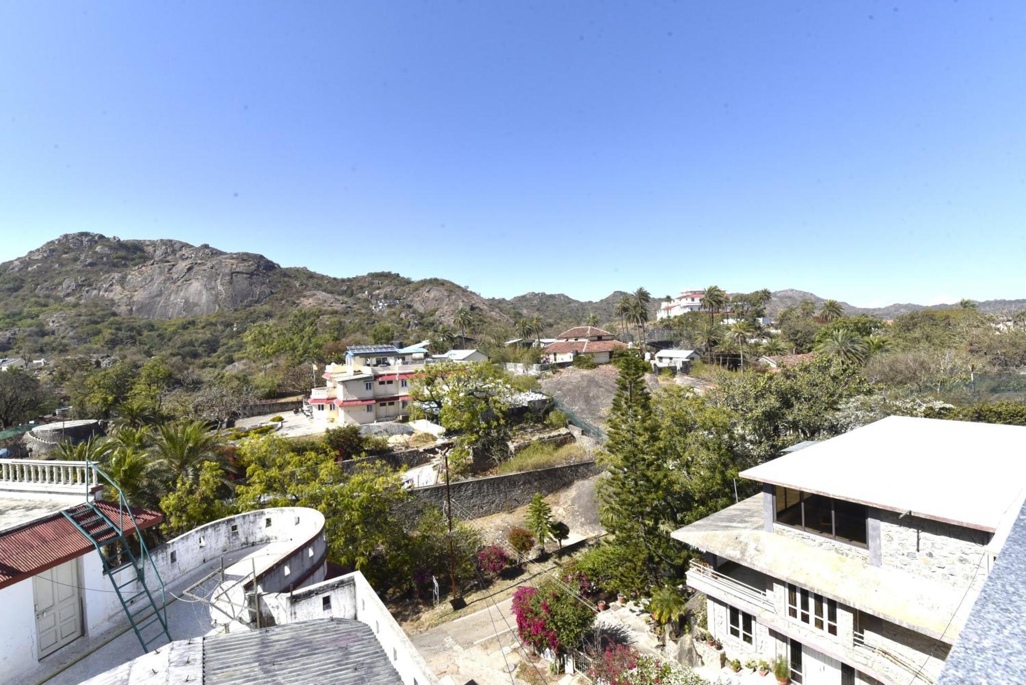 Bunglow 14, Rooms With Balcony Mount Abu Exterior foto