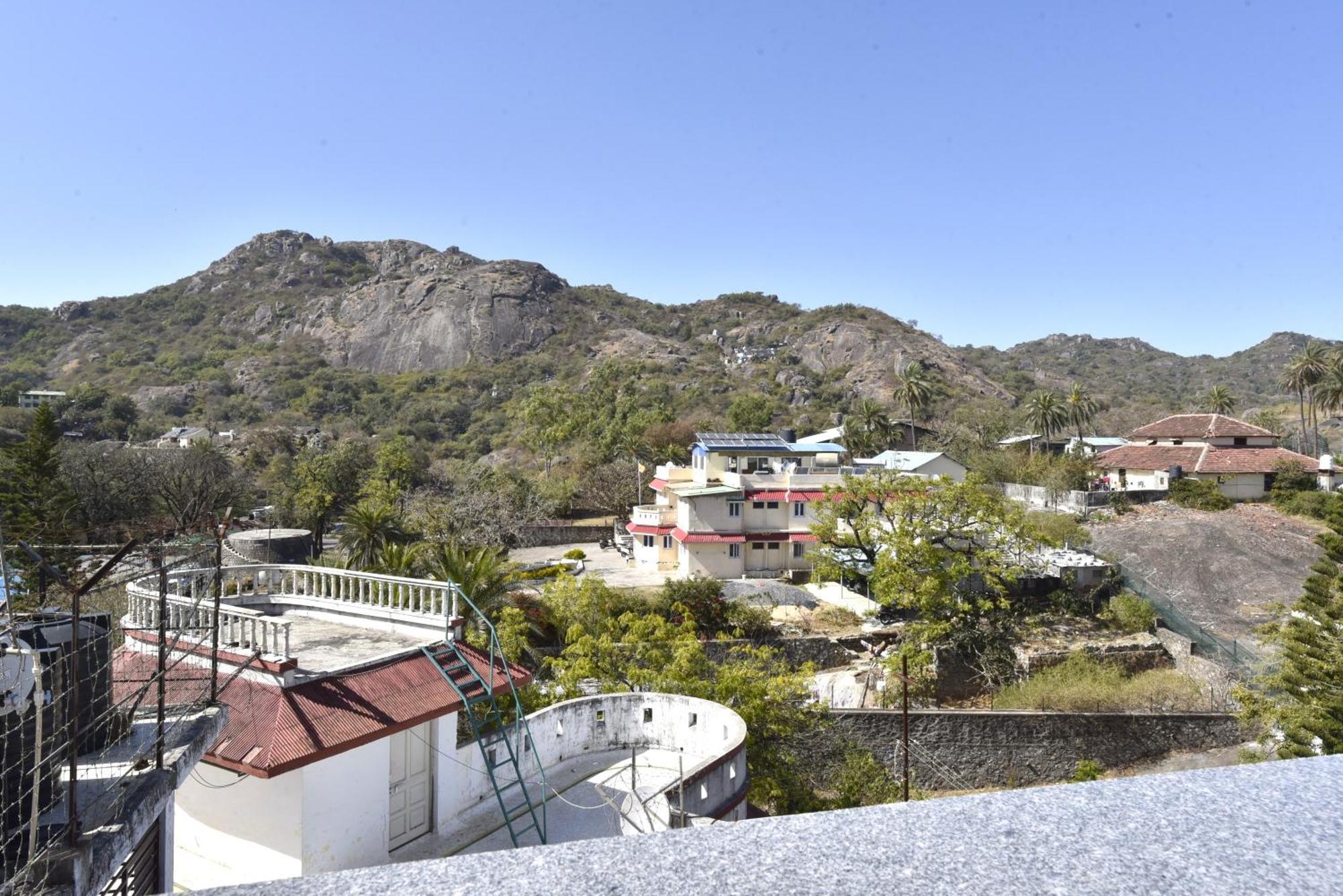 Bunglow 14, Rooms With Balcony Mount Abu Exterior foto
